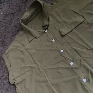 Green button down shirt! Size 3XL.